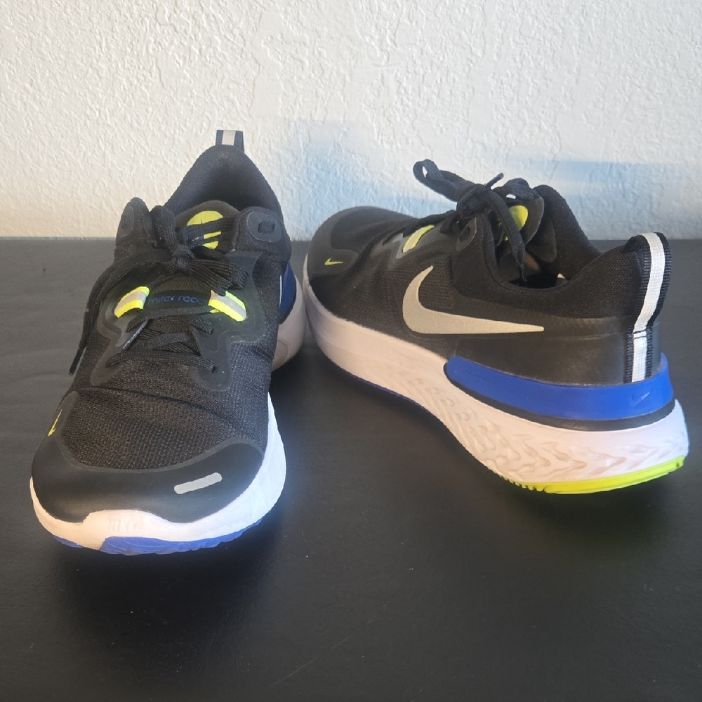 Nike Black and Blue Athletic Shoes